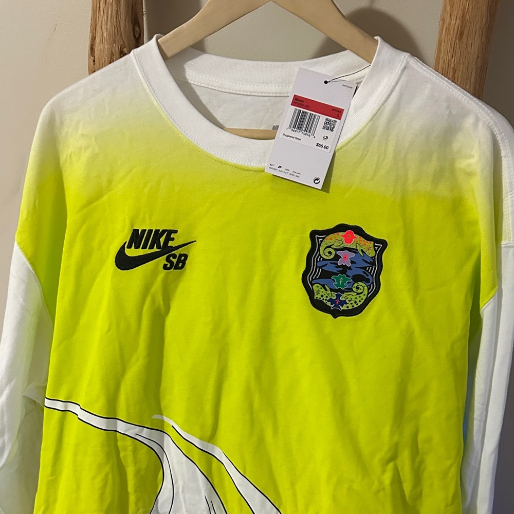 NWT Dead-stocked Nike SB Long sleeve